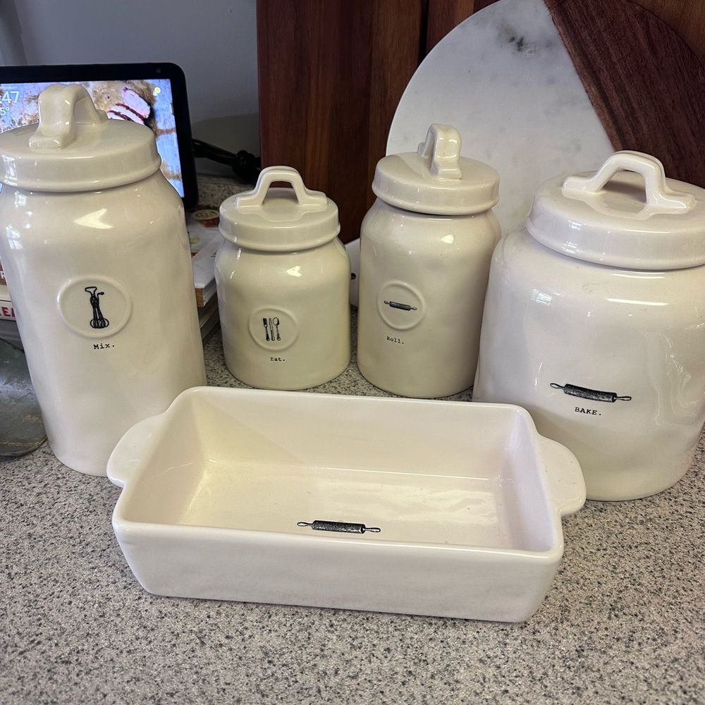 Rae Dunn Icon set all but one canister prestine. One crack on the back of 1.